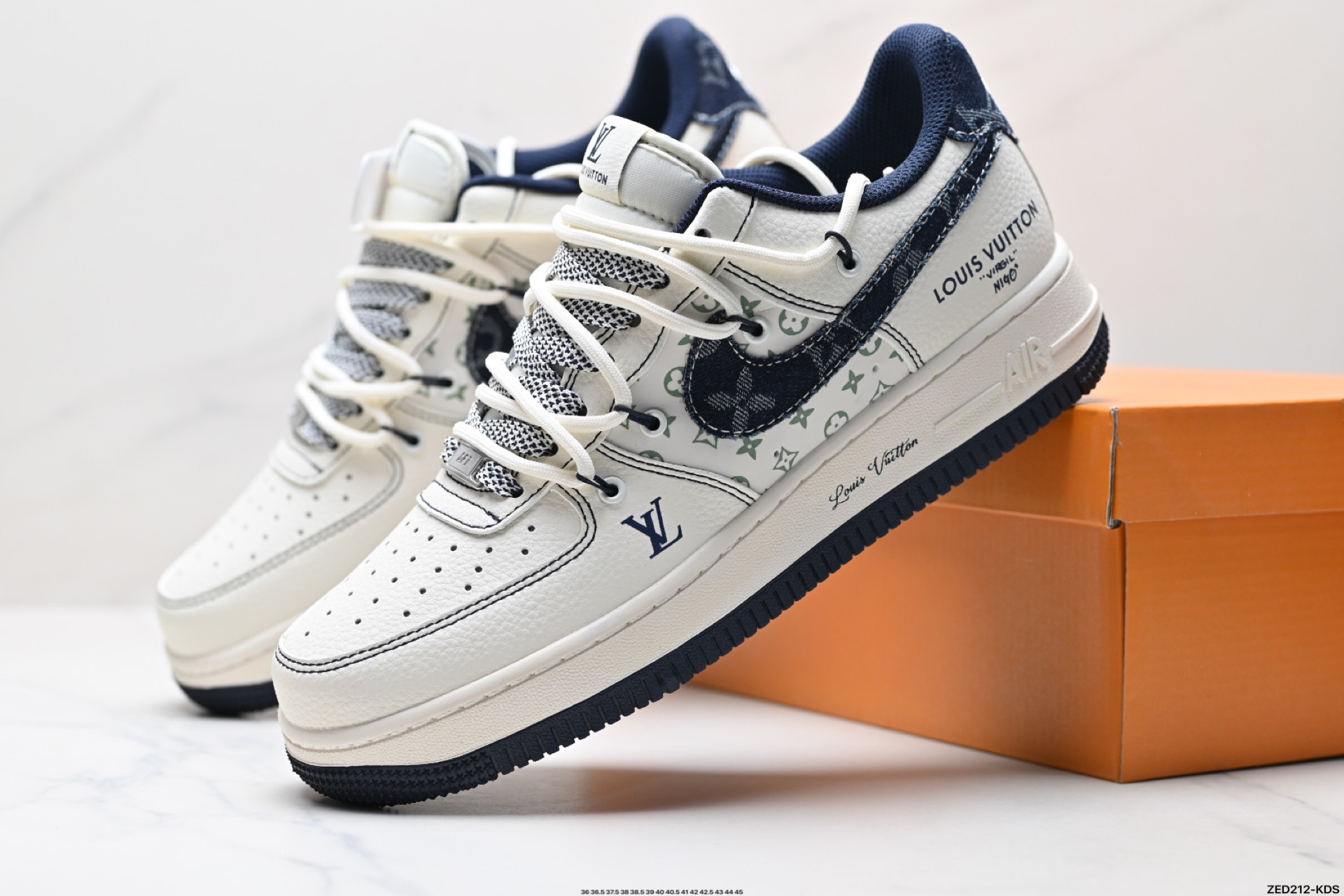 270 NIKE AIR FORCE 1‘07 LV8    DM6868-060