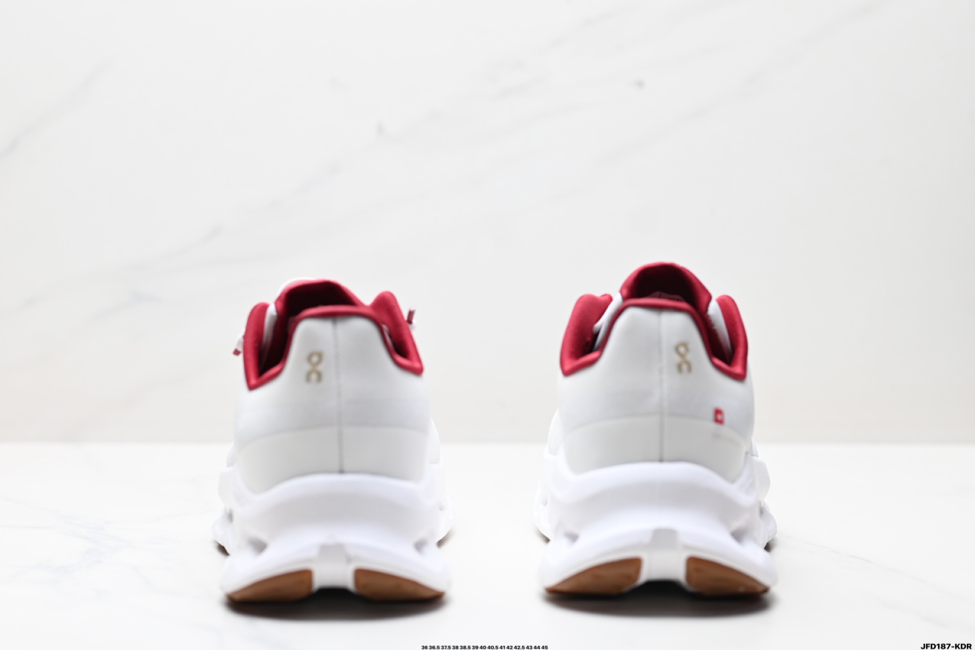 180 On昂跑Cloudtilt 蛇年限定轻量运动休闲鞋