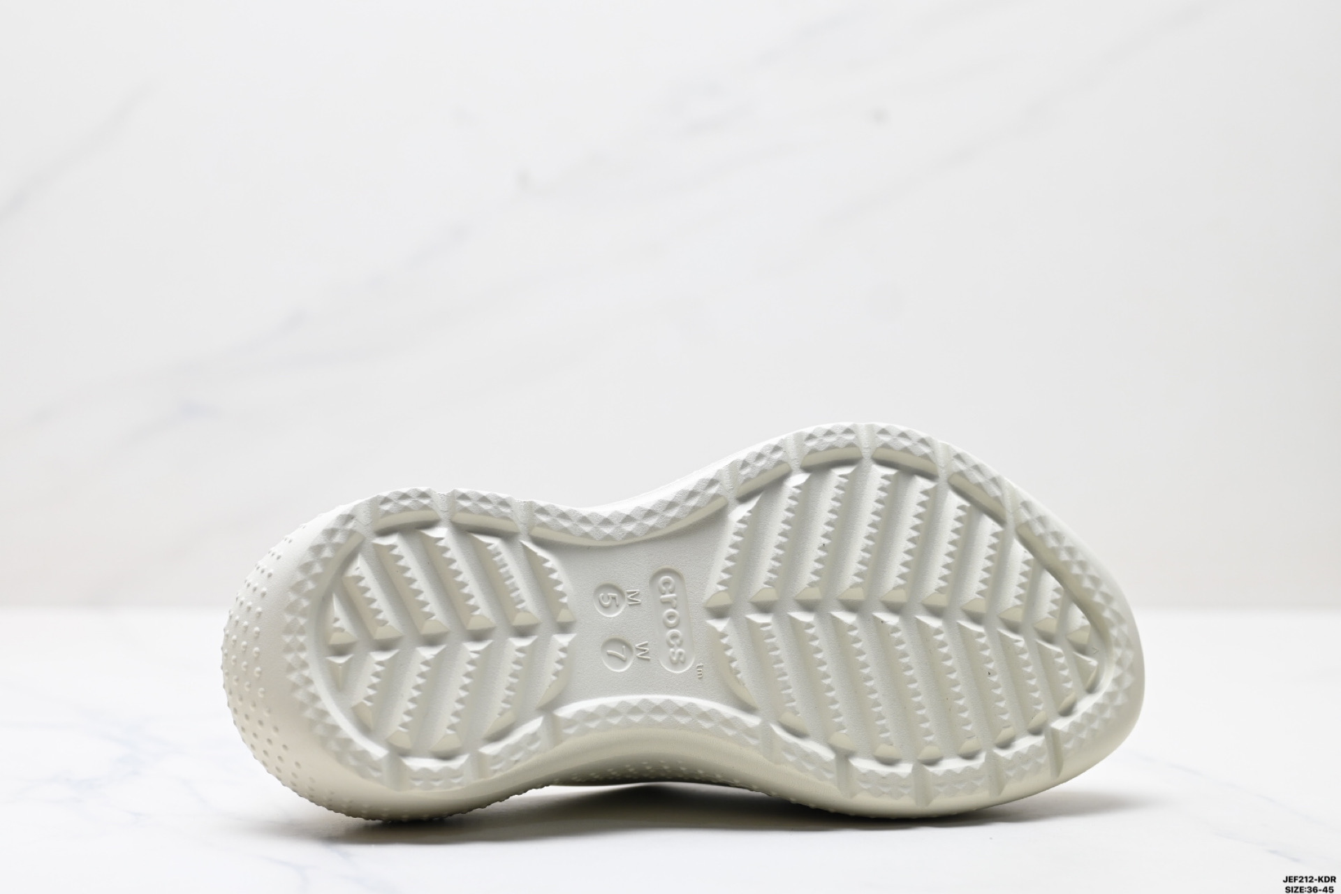 165 Crocs卡骆驰 Classic Sneakers 舒适百搭 防滑 低帮 生活休闲鞋