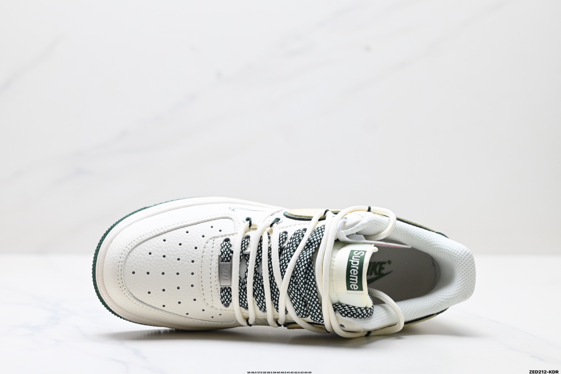 270 NIKE AIR FORCE 1‘07 LV8  DM6868-057