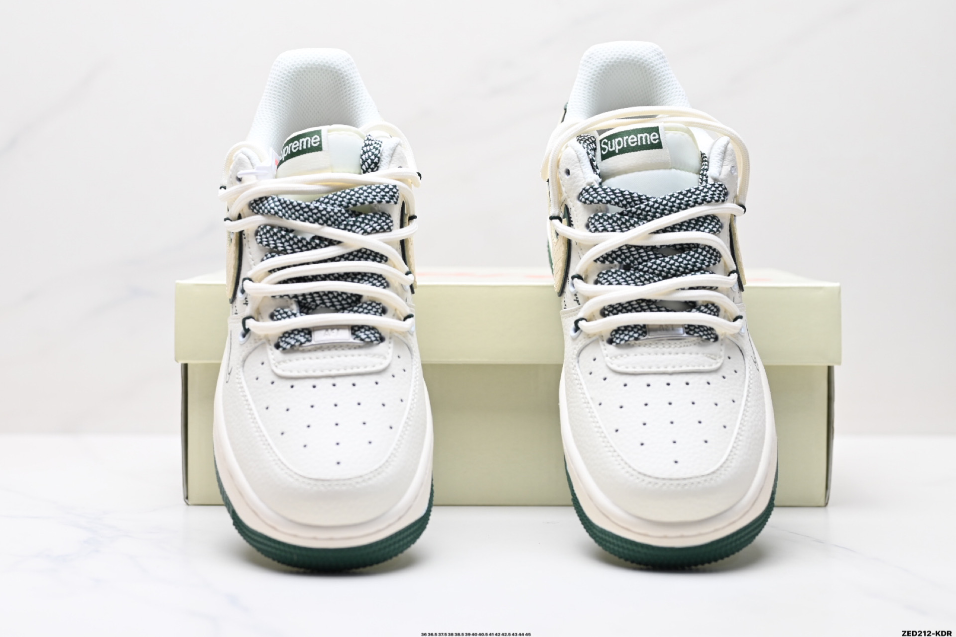 270 NIKE AIR FORCE 1‘07 LV8  DM6868-057
