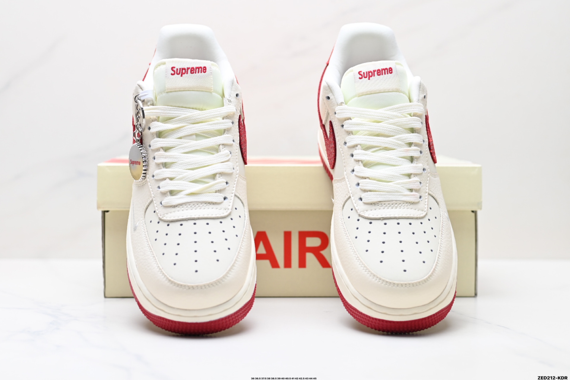 270 NIKE AIR FORCE 1‘07 LV8   DF0188-040