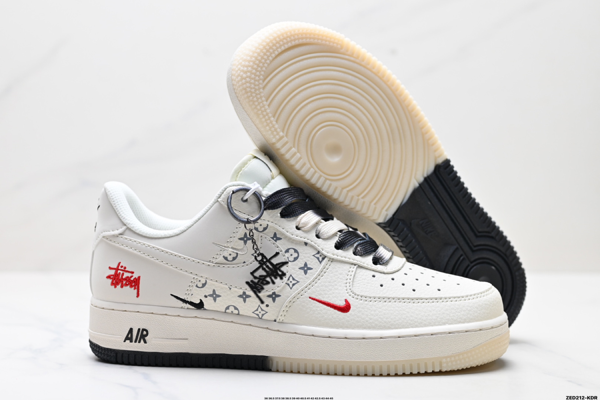 270 NIKE AIR FORCE 1‘07 LV8   HH7518-076