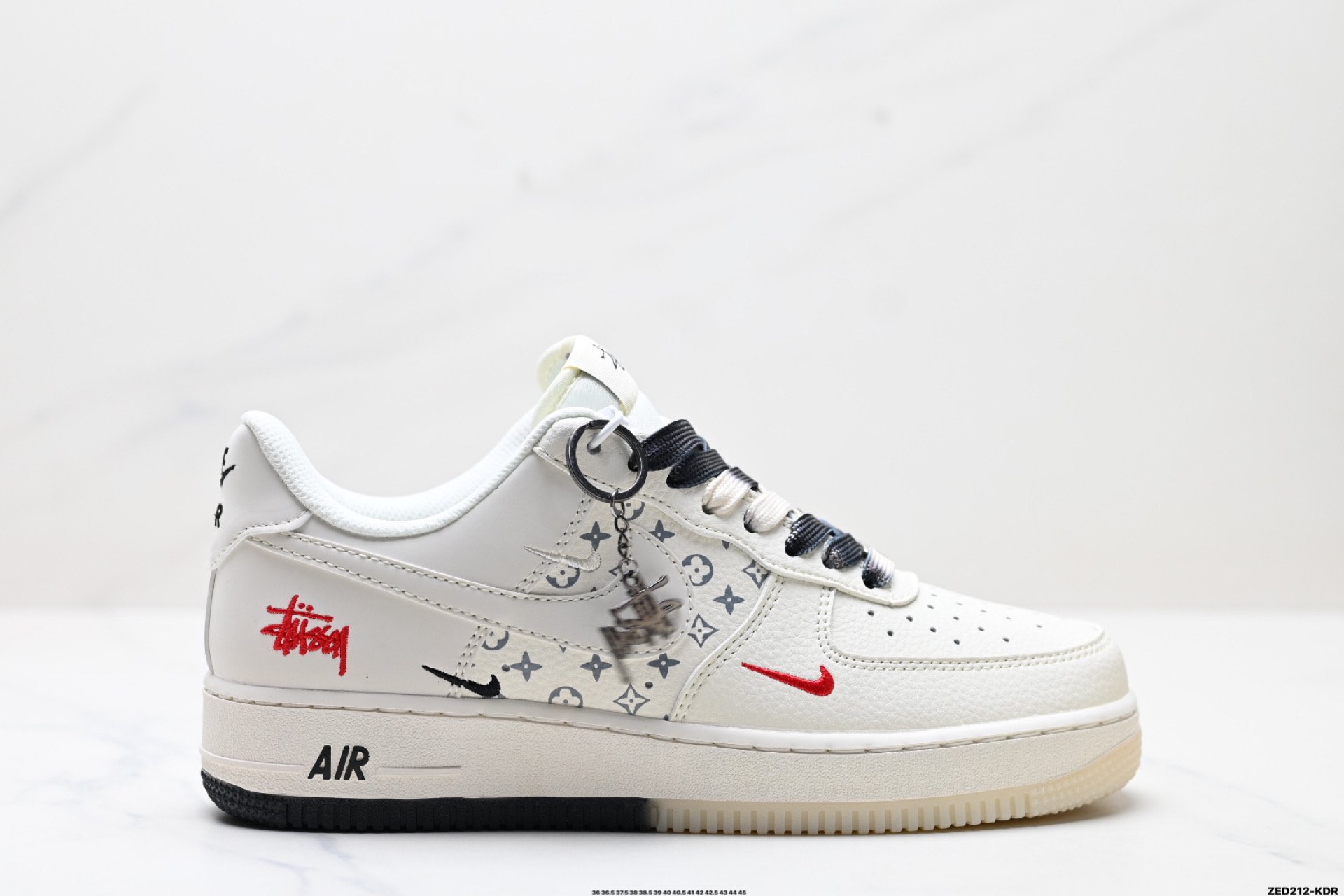 270 NIKE AIR FORCE 1‘07 LV8   HH7518-076