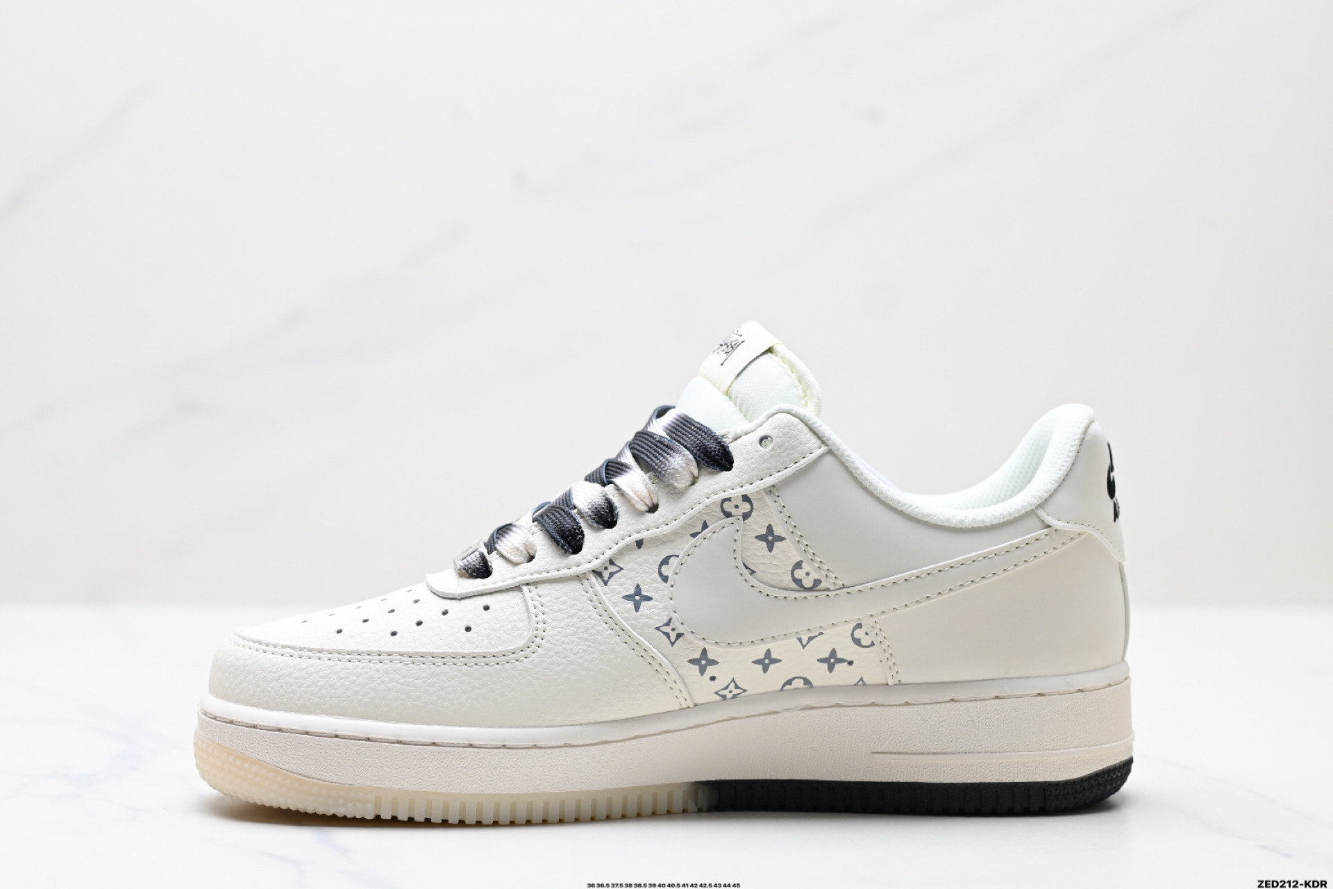 270 NIKE AIR FORCE 1‘07 LV8   HH7518-076
