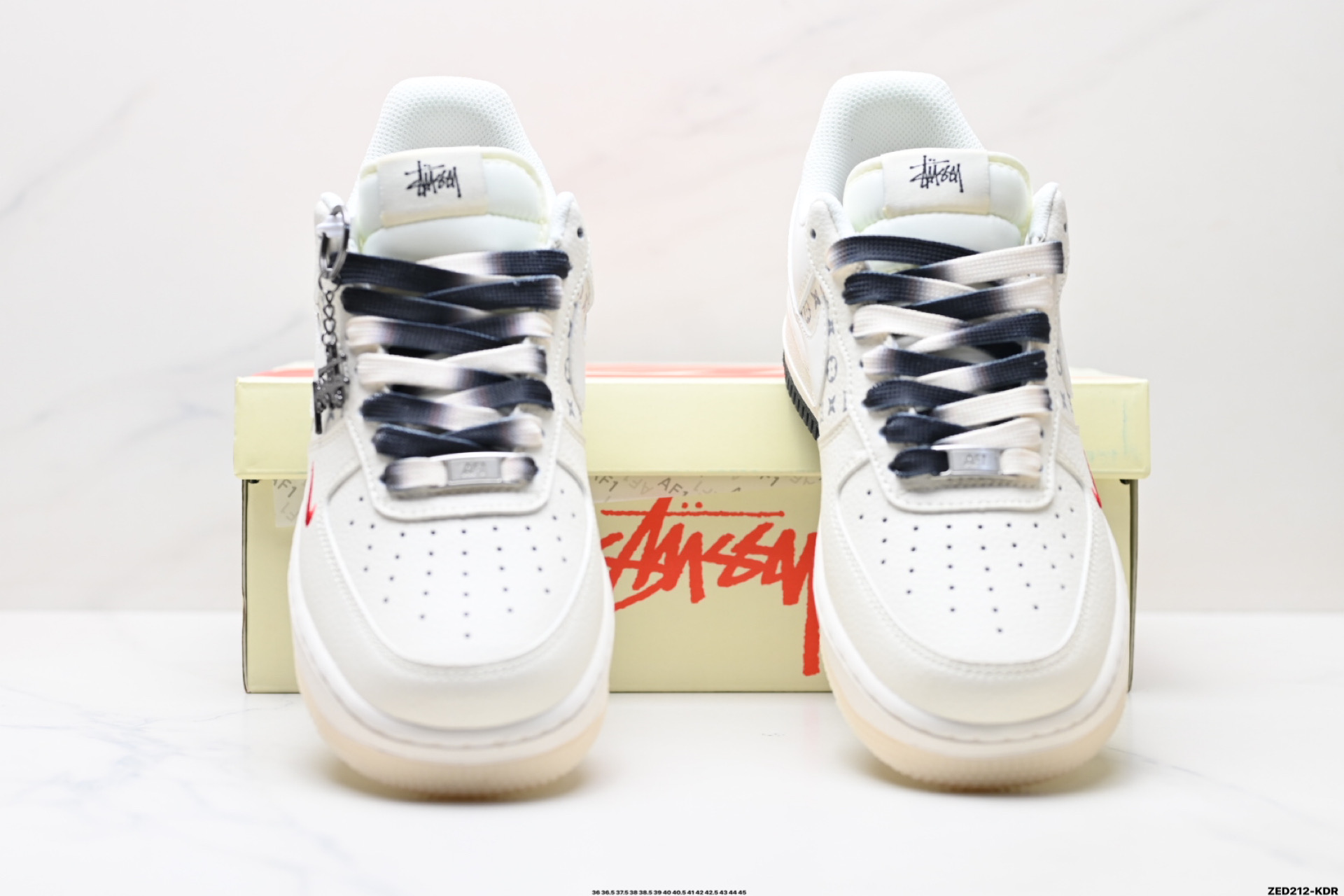 270 NIKE AIR FORCE 1‘07 LV8   HH7518-076
