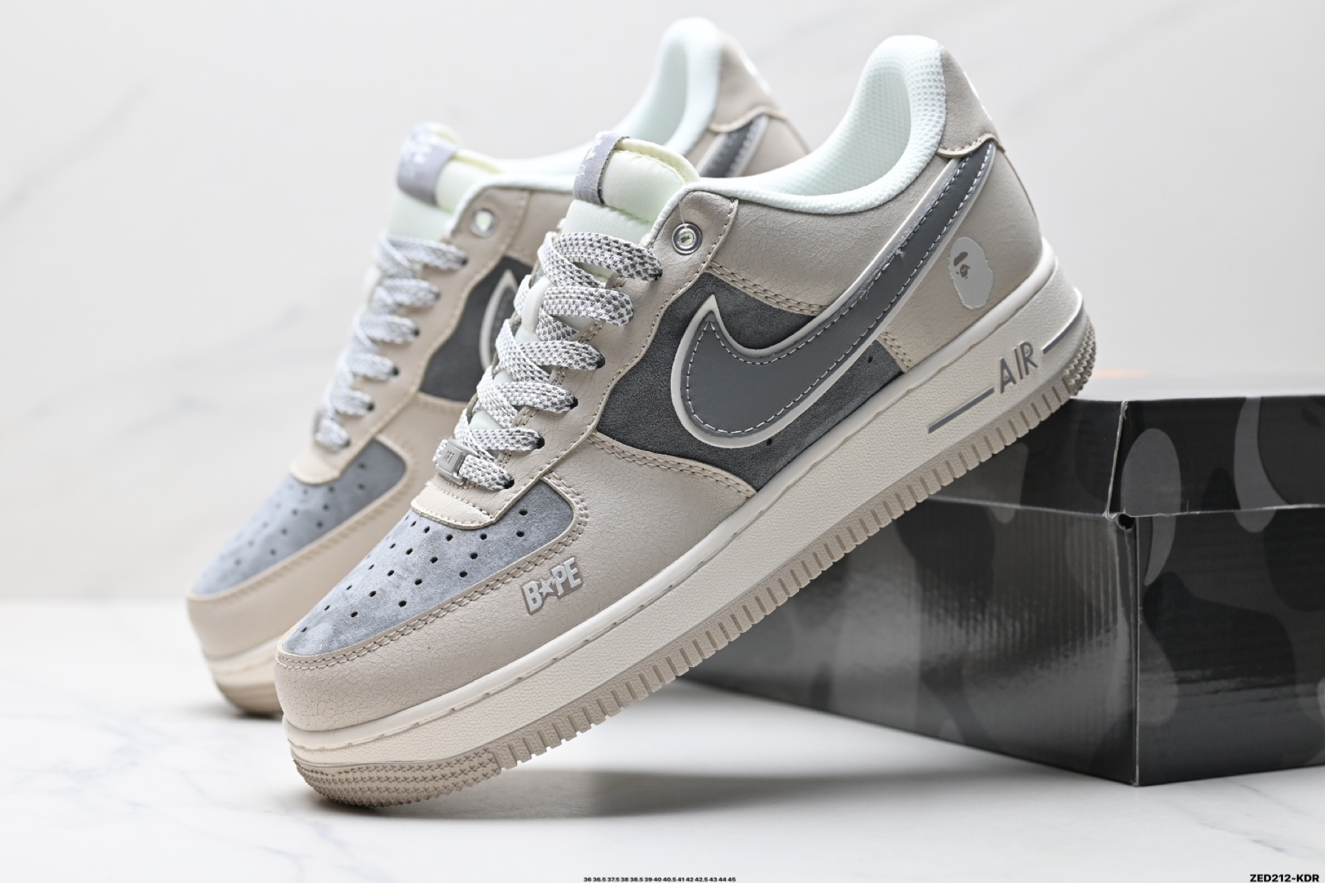 270 NIKE AIR FORCE 1‘07 LV8   SJ6698-023