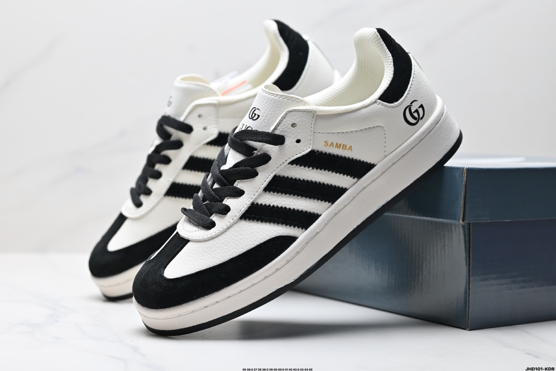 200 Adidas Originals Samba OG ‘DIY’桑巴舞系列 低帮休闲运动板鞋  LJ9905