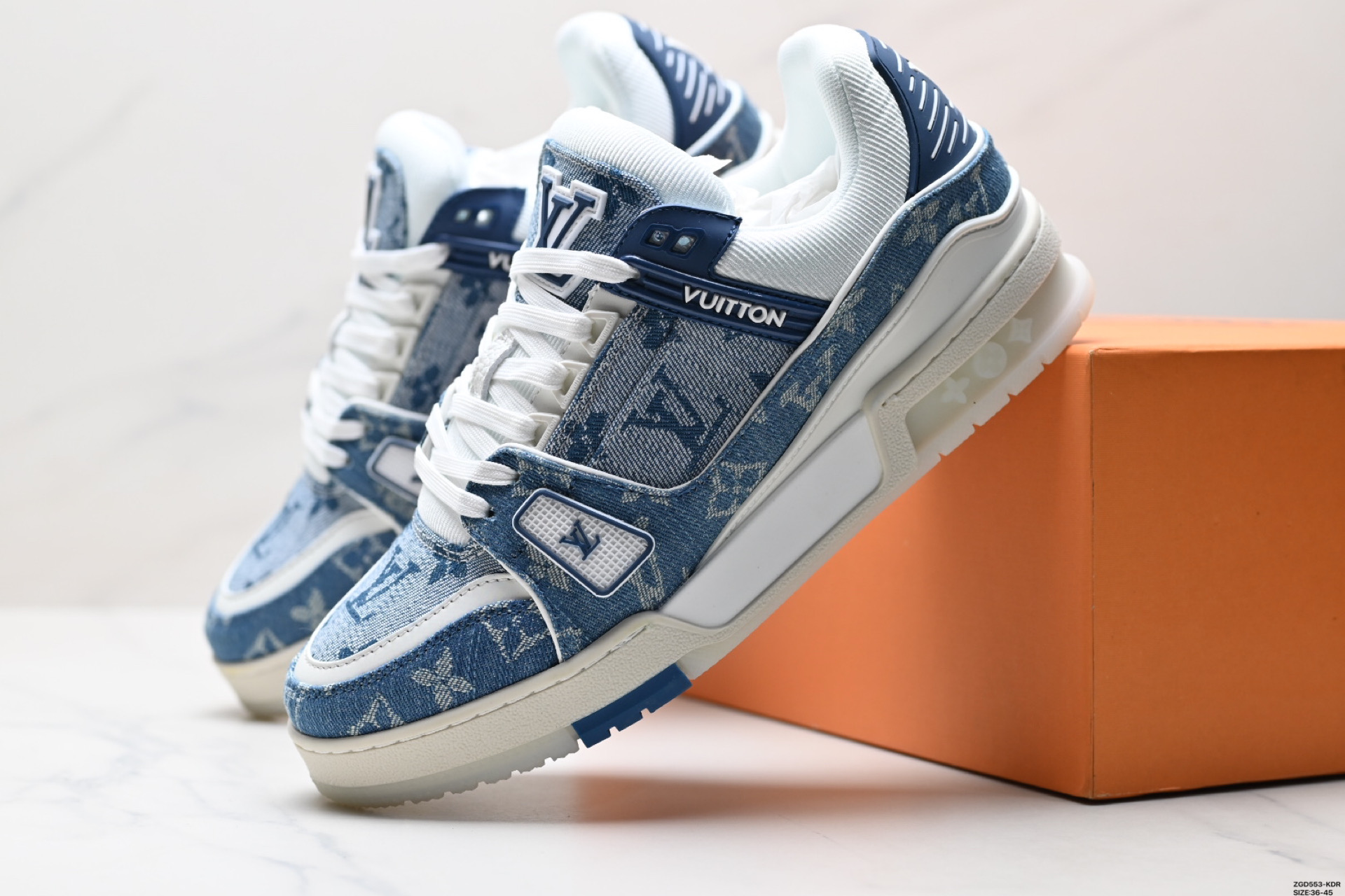 300 Louis vuitton Trainer Sneaker Low 休闲运动文化百搭板鞋