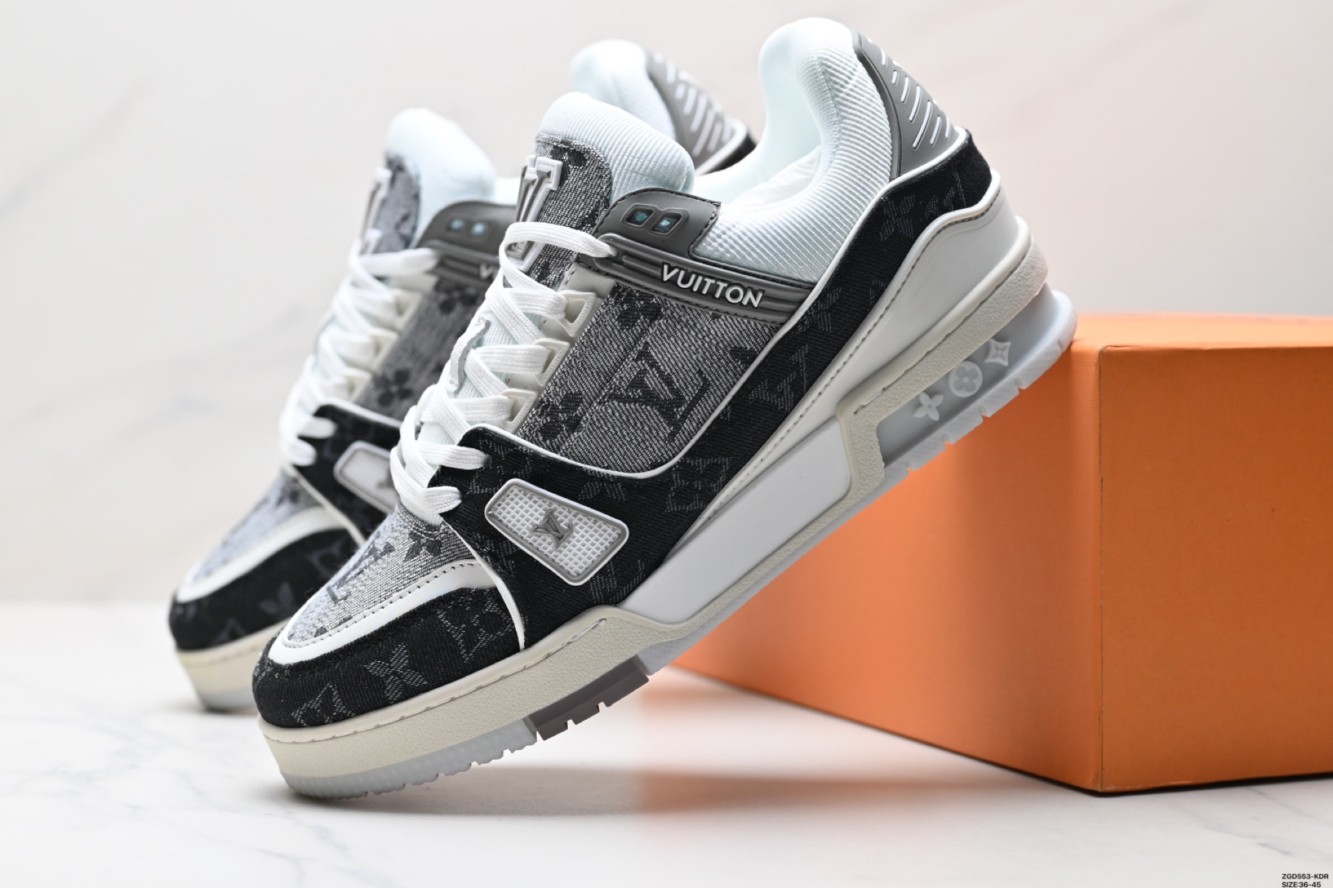 300 Louis vuitton Trainer Sneaker Low 休闲运动文化百搭板鞋