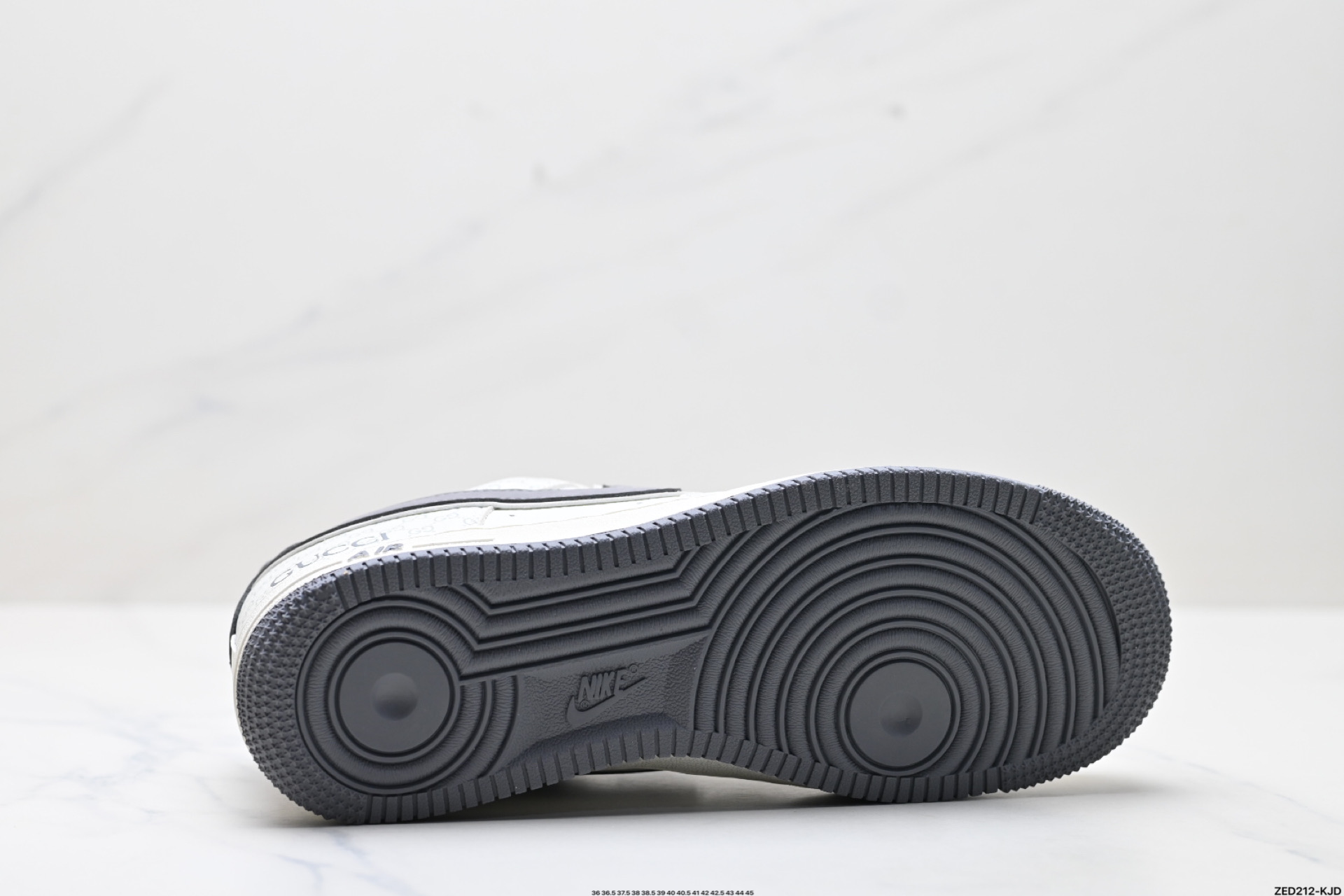 270 NIKE AIR FORCE 1‘07   CS5288-003