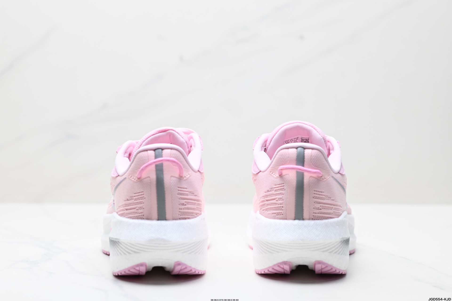 190 Saucony TRIUMPH 21 索康尼胜利 旗舰级缓震 慢跑减震透气 低帮训练跑步鞋  S10881-31