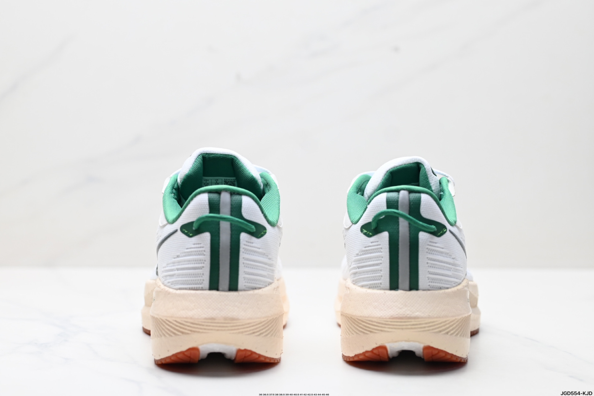 190 Saucony TRIUMPH 21 索康尼胜利 旗舰级缓震 慢跑减震透气 低帮训练跑步鞋  S20881-136