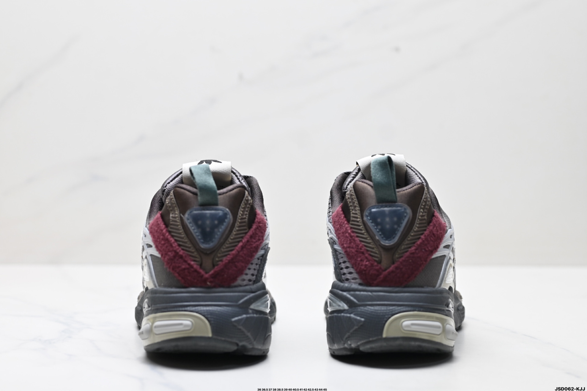 210 Adidas Adistar Cushion Sftm防滑耐磨 低帮 运动老爹鞋   JH9009