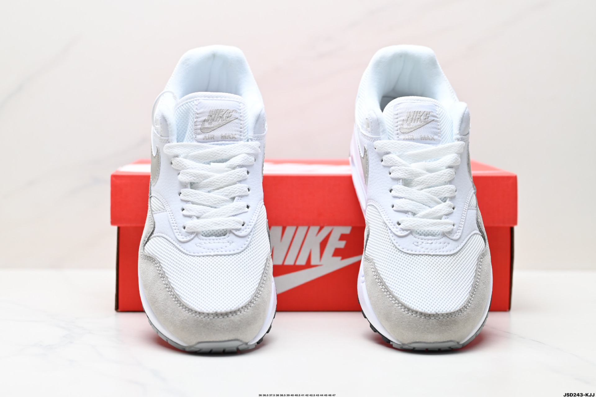 210 Nike Air Max 1 耐克气垫 缓震 耐磨运动鞋  AH8145-110