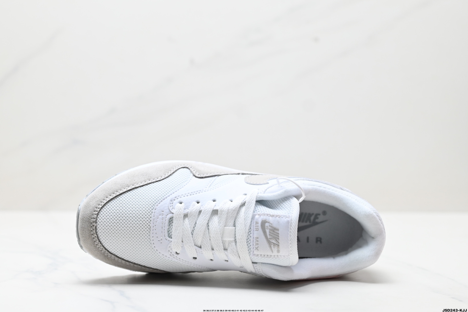 210 Nike Air Max 1 耐克气垫 缓震 耐磨运动鞋  AH8145-110