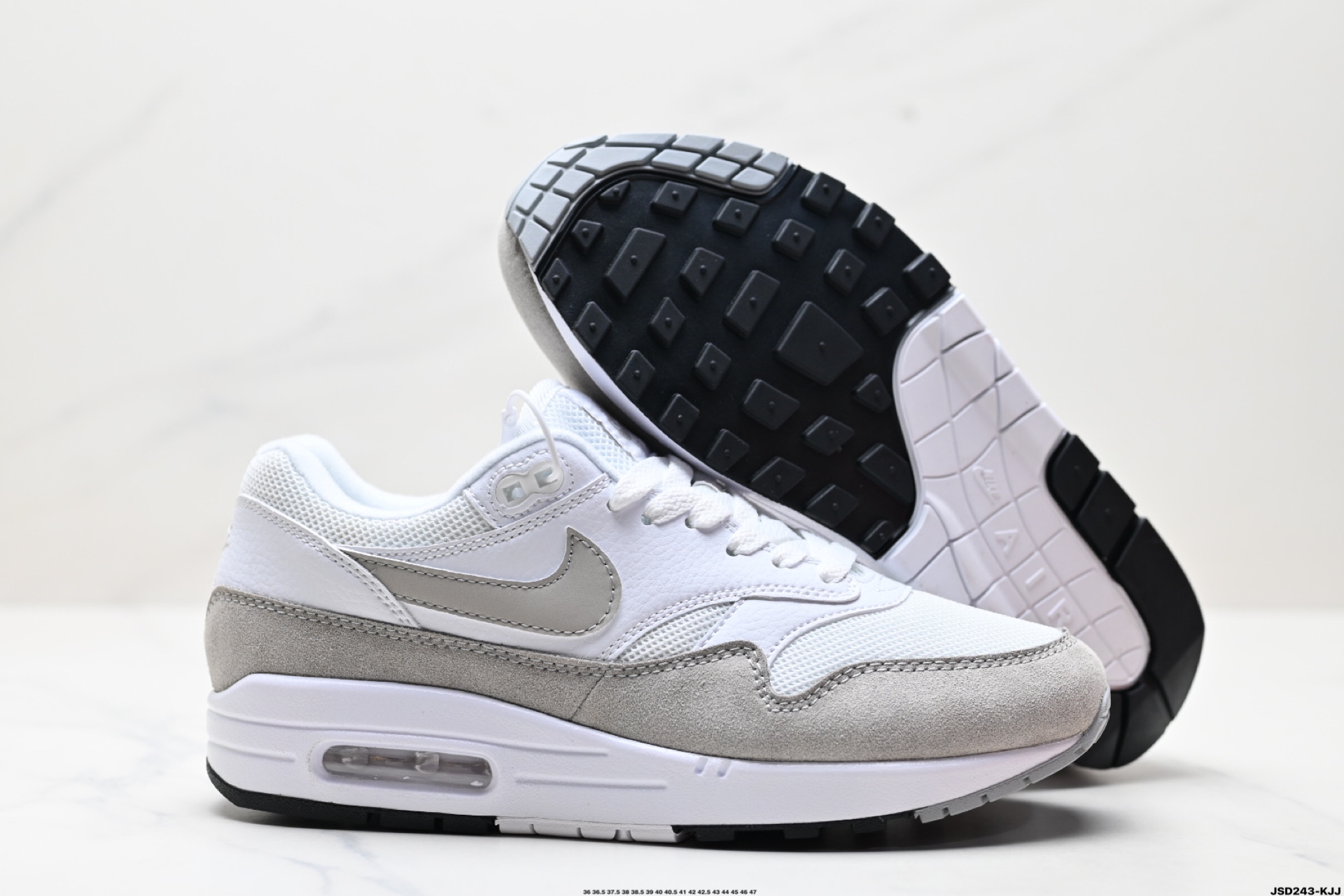 210 Nike Air Max 1 耐克气垫 缓震 耐磨运动鞋  AH8145-110
