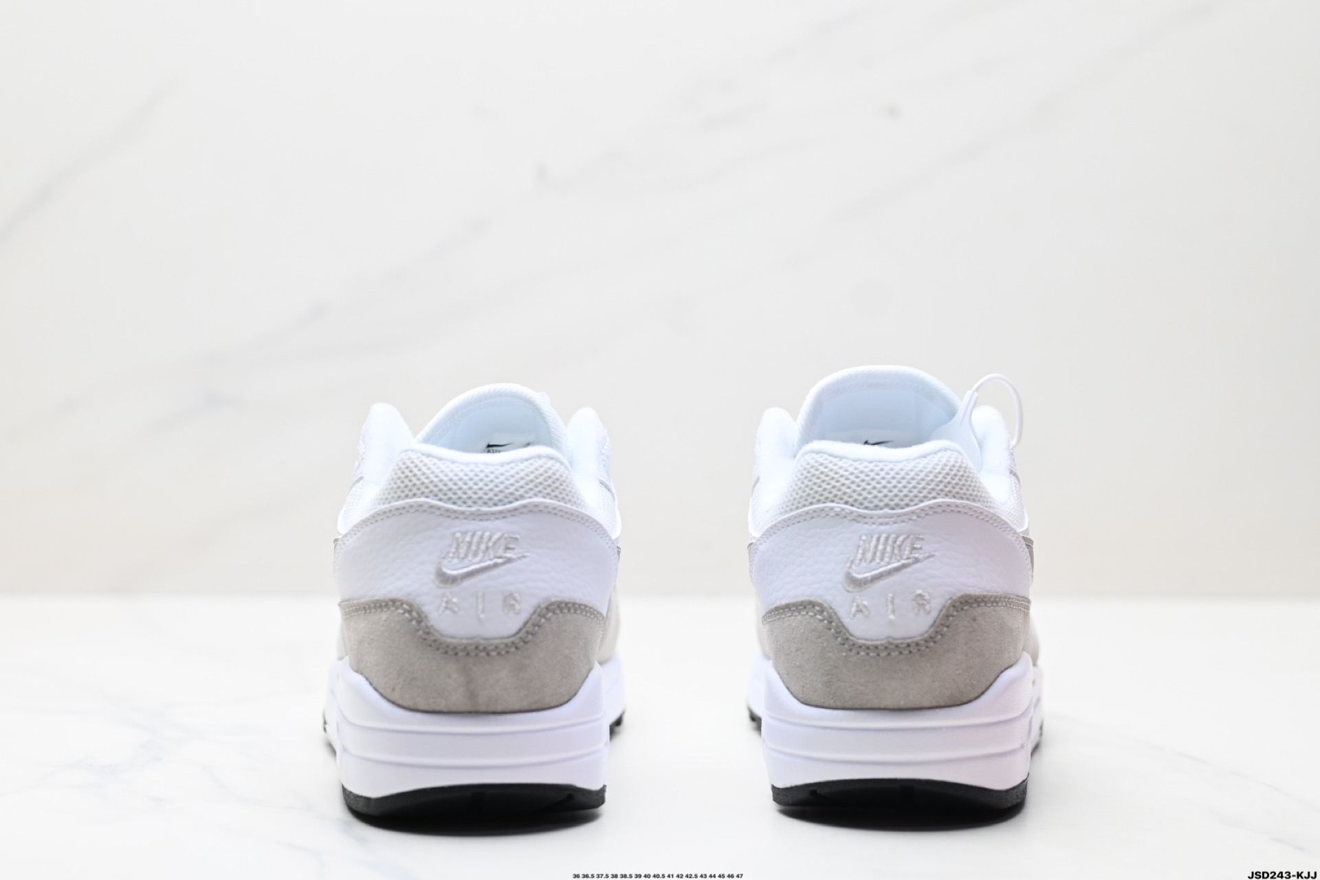 210 Nike Air Max 1 耐克气垫 缓震 耐磨运动鞋  AH8145-110