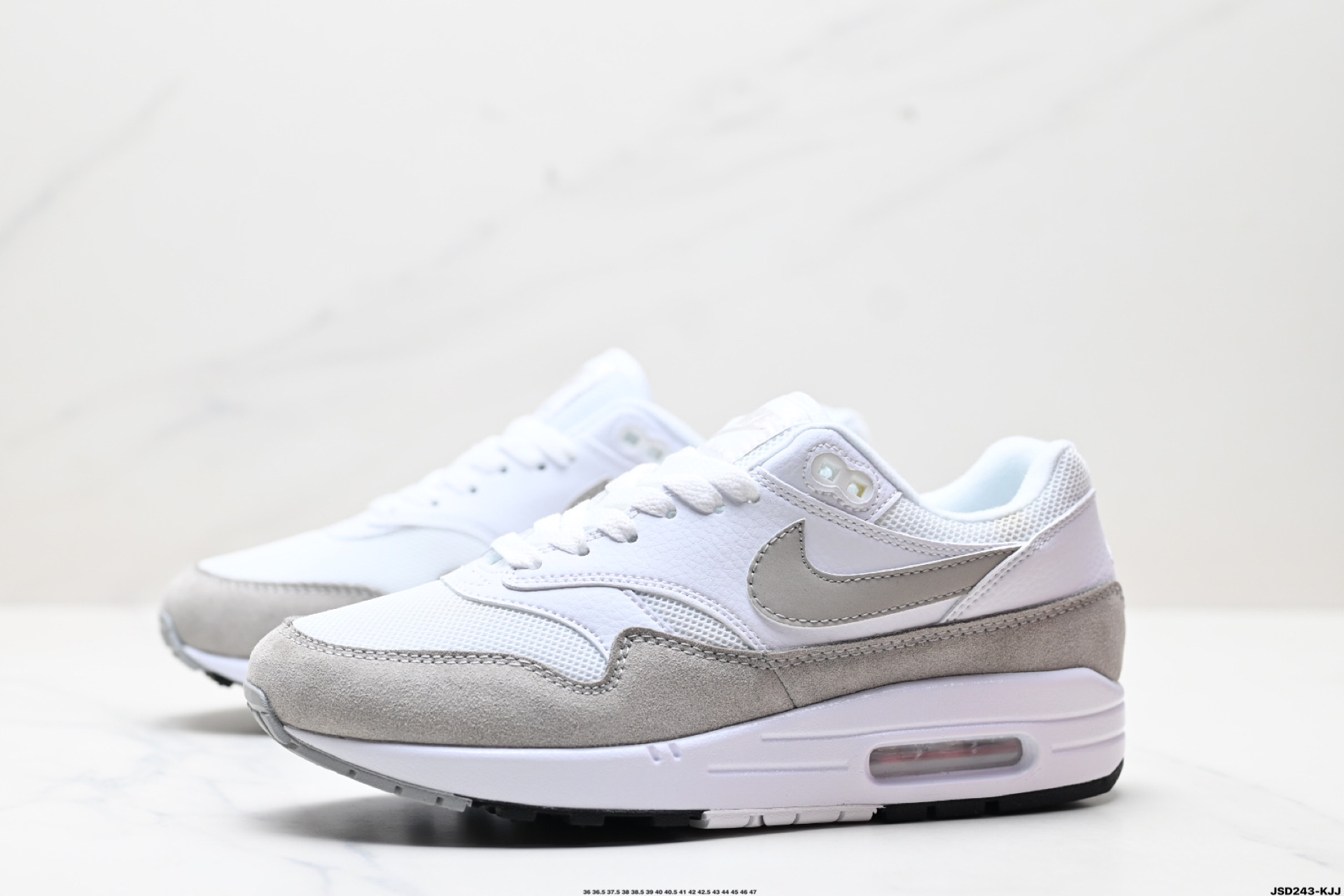 210 Nike Air Max 1 耐克气垫 缓震 耐磨运动鞋  AH8145-110