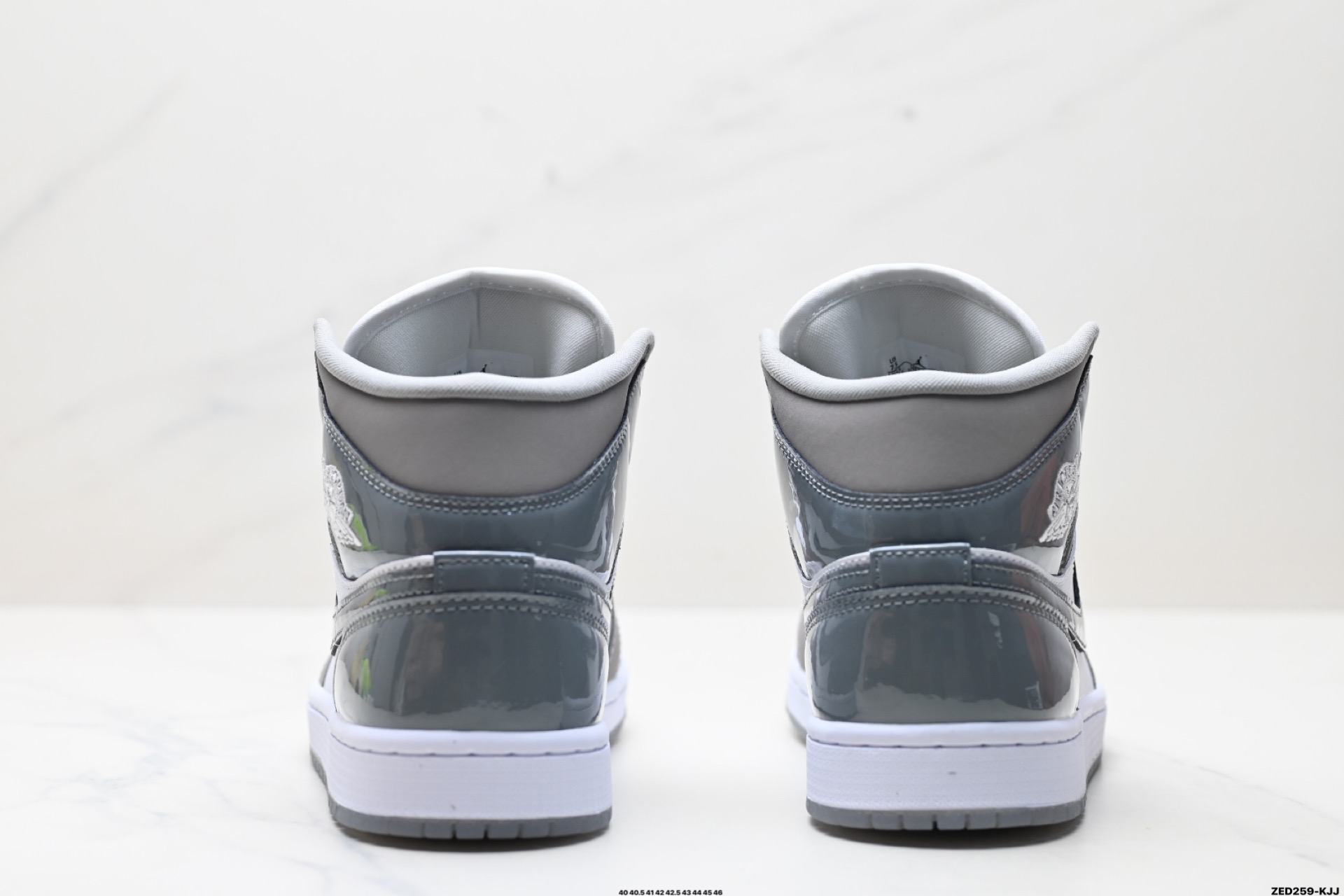 270 Nike Air Jordan 1 Retro Mid OG AJ1代迈克尔·乔丹中帮耐克经典复古百搭休闲文化运动篮球鞋   HF3216-100