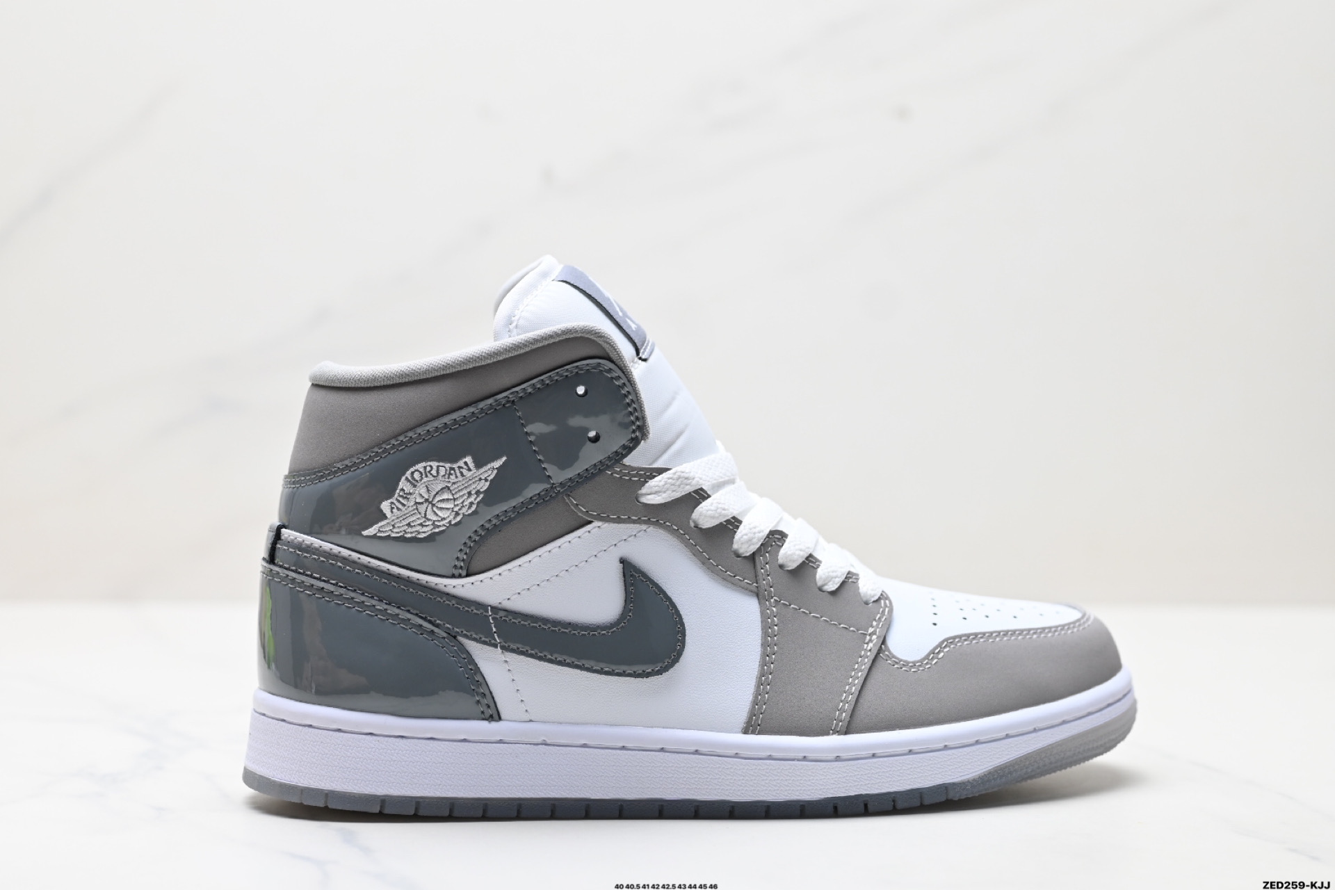 270 Nike Air Jordan 1 Retro Mid OG AJ1代迈克尔·乔丹中帮耐克经典复古百搭休闲文化运动篮球鞋   HF3216-100