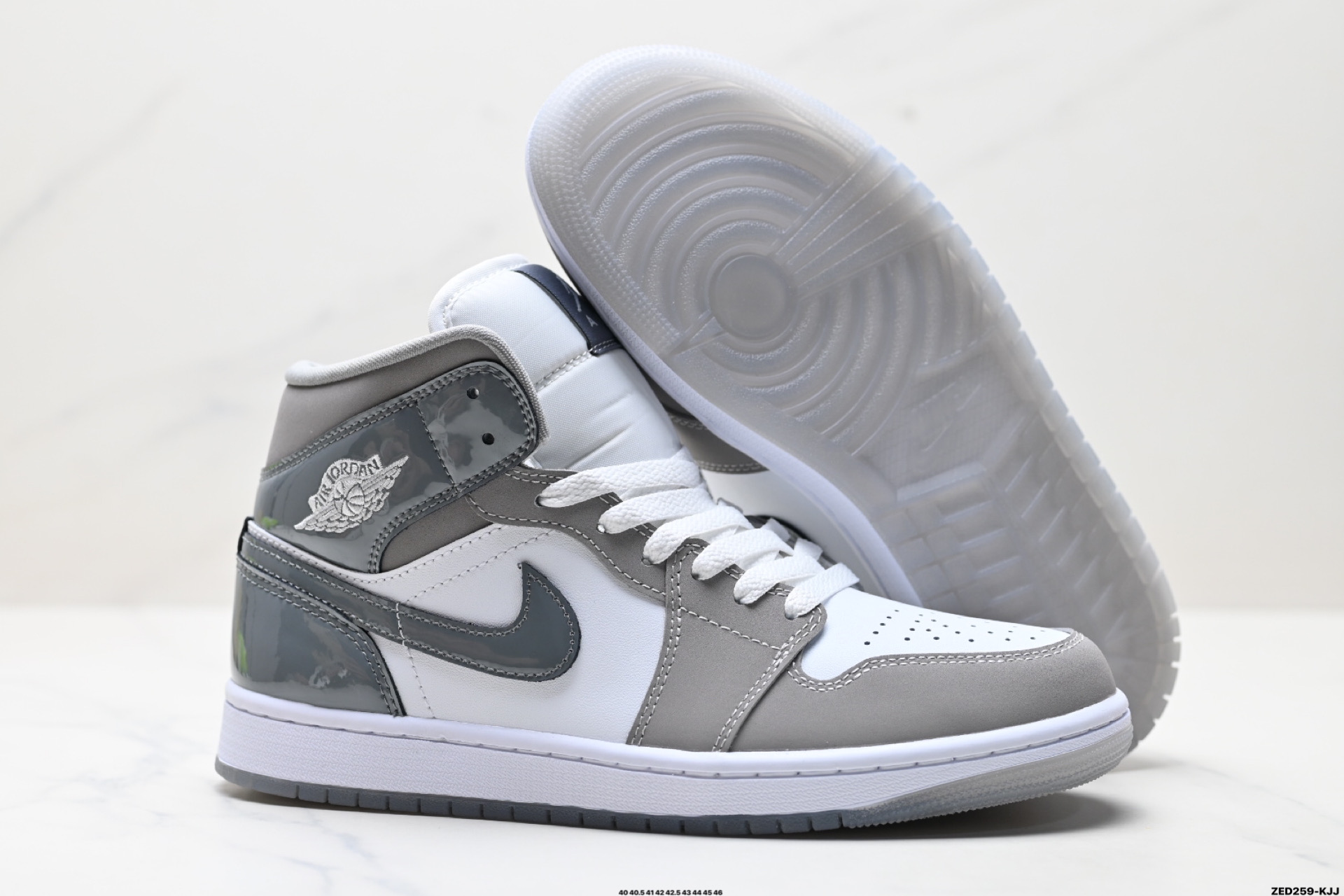270 Nike Air Jordan 1 Retro Mid OG AJ1代迈克尔·乔丹中帮耐克经典复古百搭休闲文化运动篮球鞋   HF3216-100