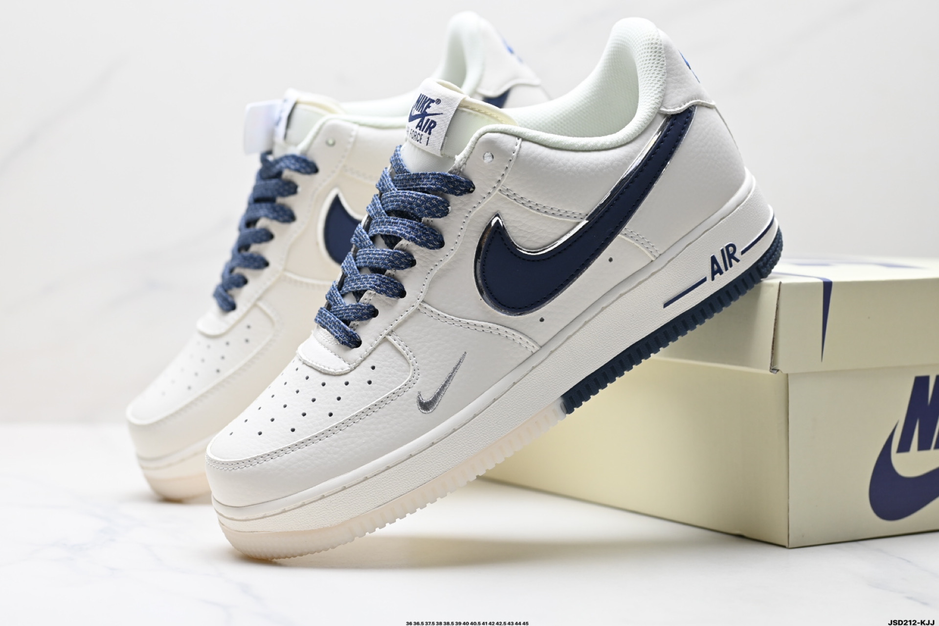 210 NIKE AIR FORCE 1‘07   JJ0253-003