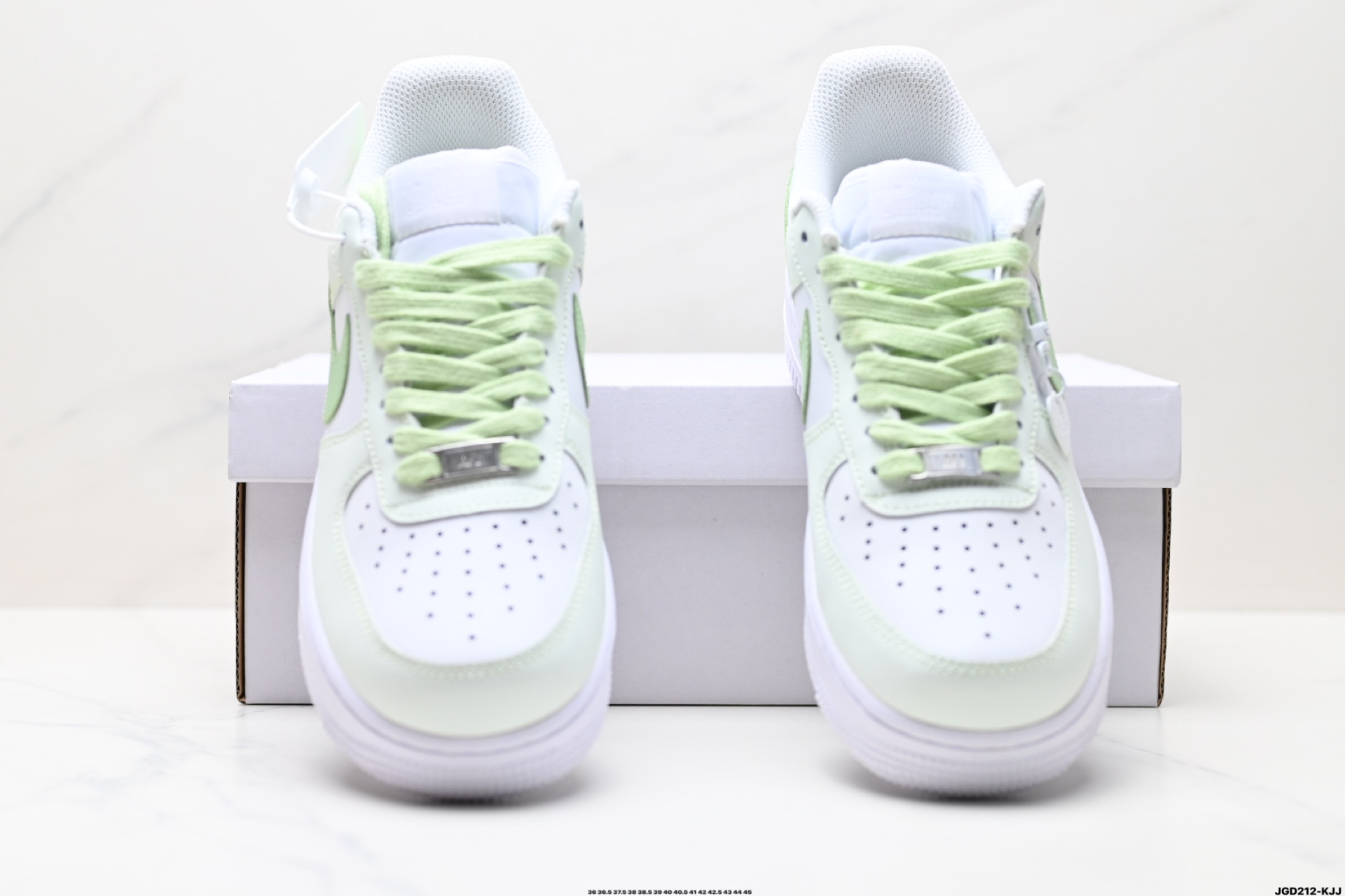 190 NIKE AIR FORCE 1‘07   DY8899-002