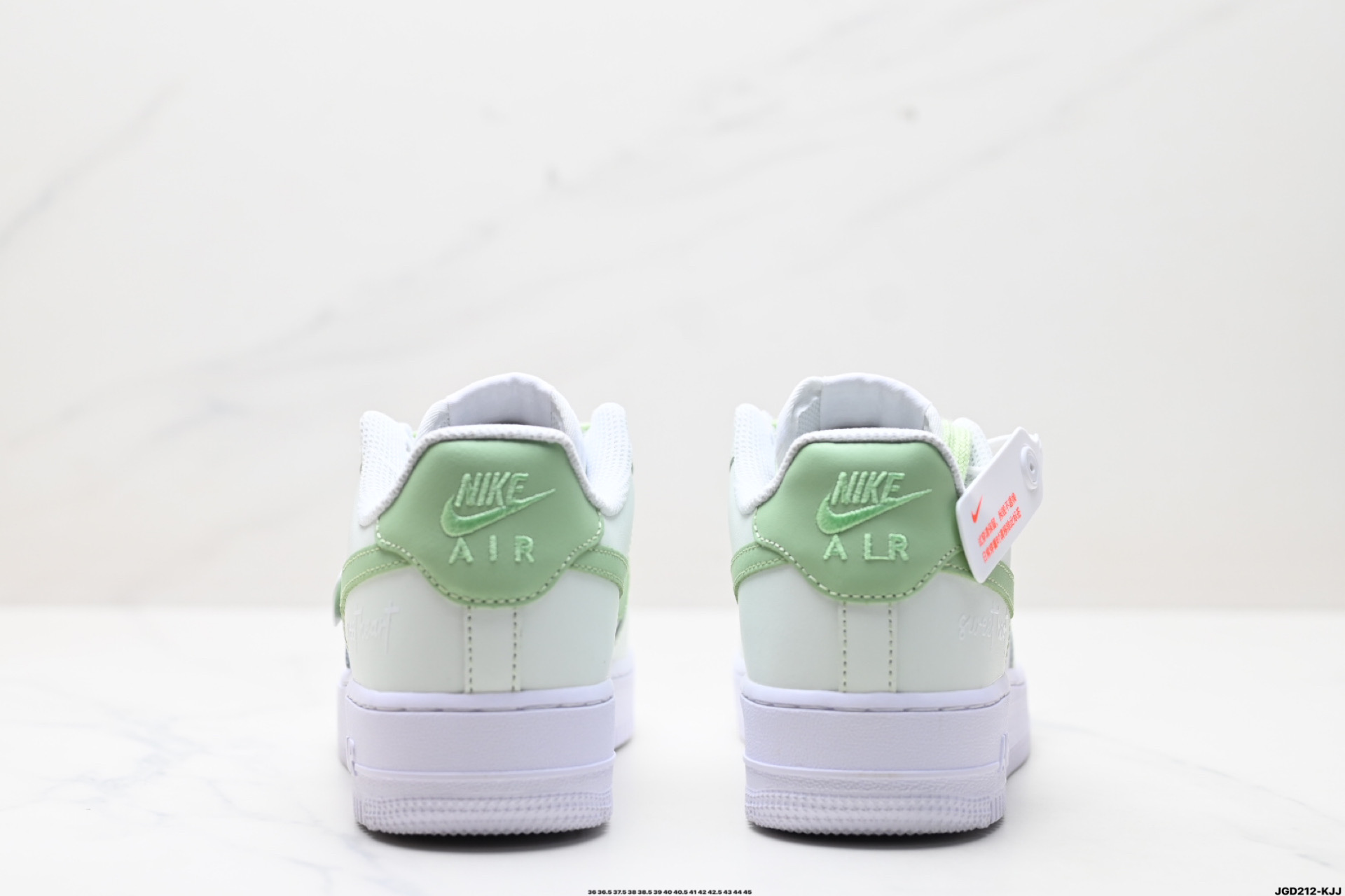 190 NIKE AIR FORCE 1‘07   DY8899-002