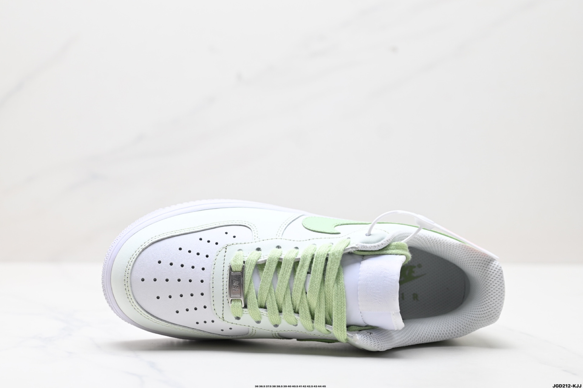 190 NIKE AIR FORCE 1‘07   DY8899-002