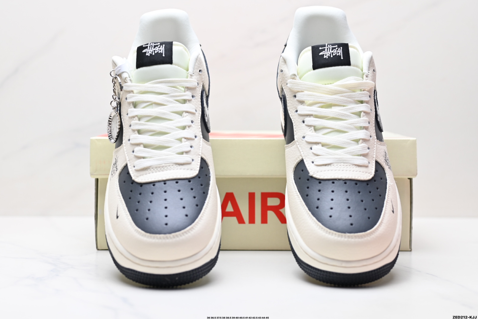270 NIKE AIR FORCE 1‘07 LV8  DF0188-042