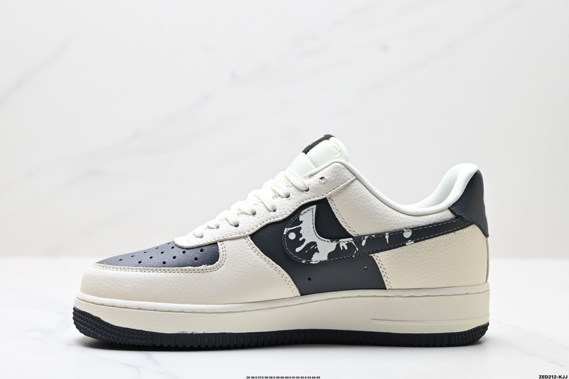 270 NIKE AIR FORCE 1‘07 LV8  DF0188-042