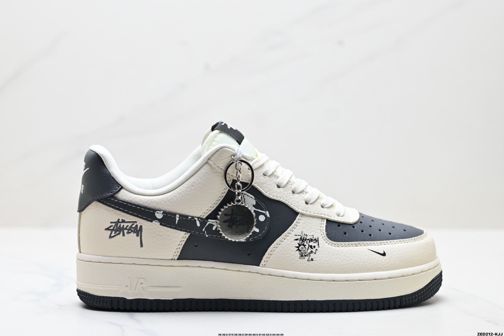 270 NIKE AIR FORCE 1‘07 LV8  DF0188-042