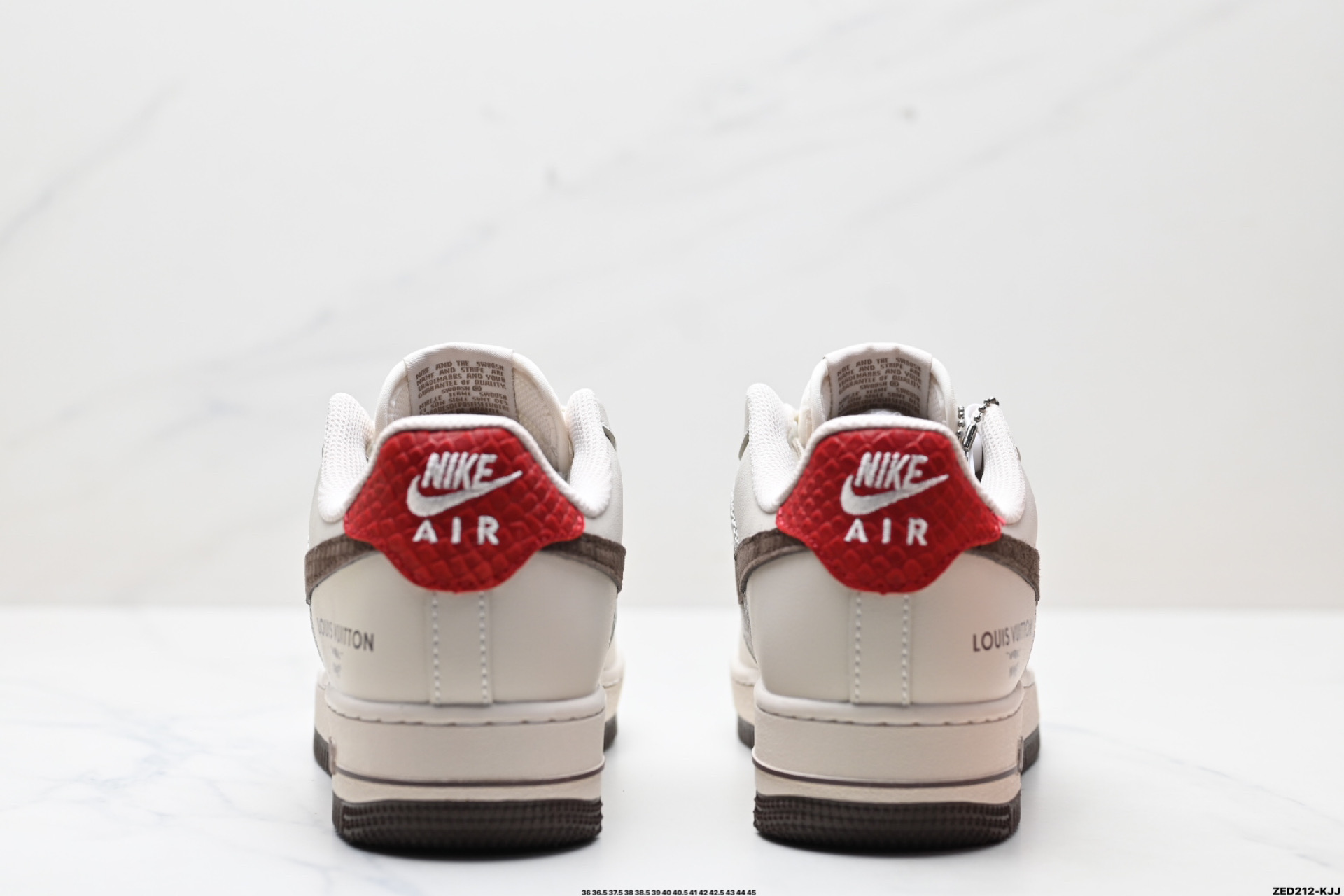 270 NIKE AIR FORCE 1‘07 LV8   XX3168-129