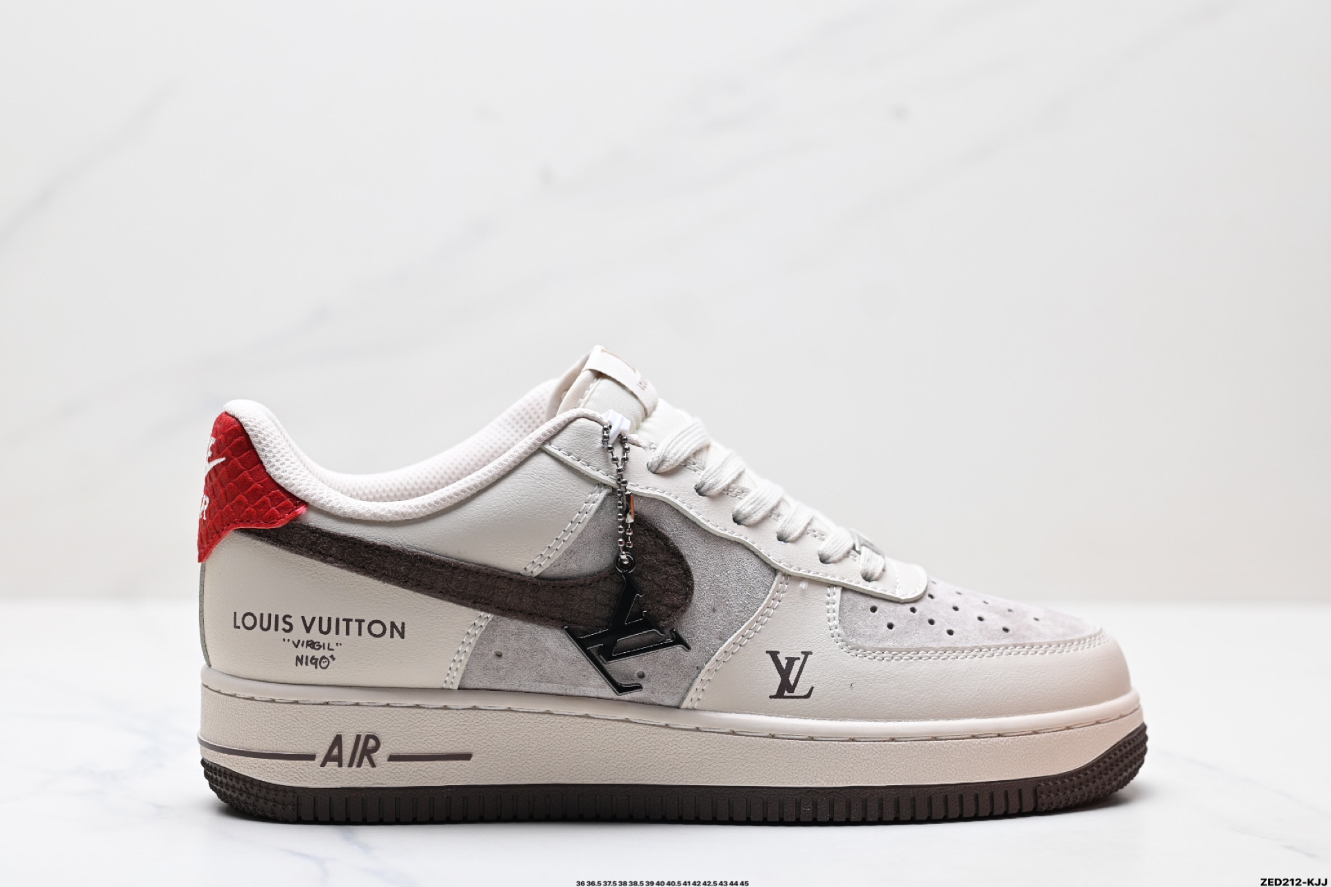 270 NIKE AIR FORCE 1‘07 LV8   XX3168-129