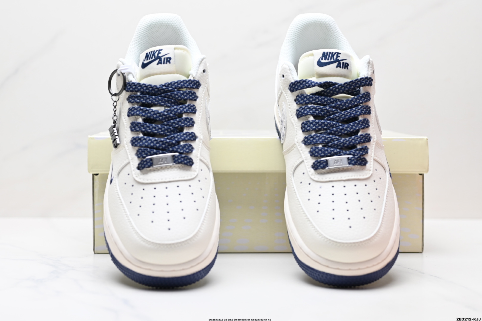 270 NIKE AIR FORCE 1‘07 LV8  HH7518-047
