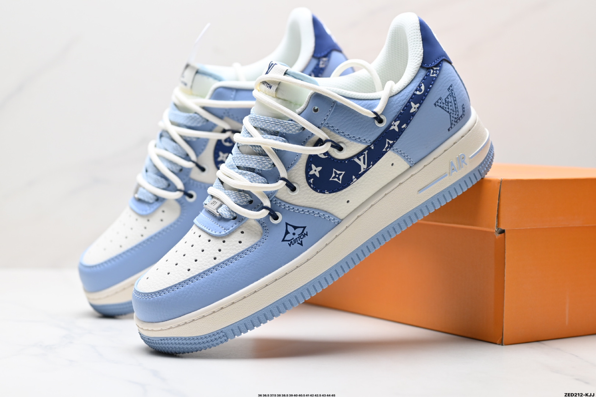 270 NIKE AIR FORCE 1‘07 LV8   DM6868-059