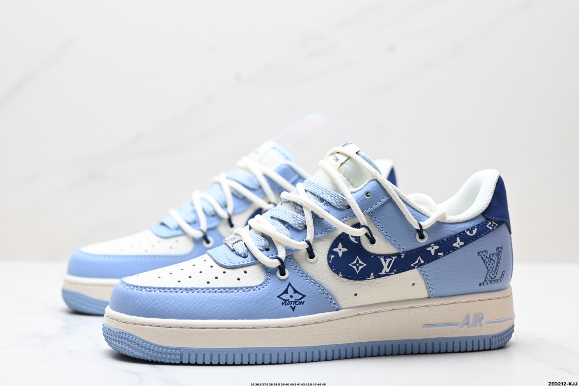 270 NIKE AIR FORCE 1‘07 LV8   DM6868-059