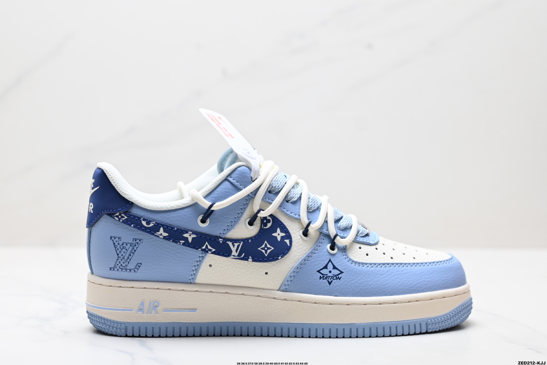 270 NIKE AIR FORCE 1‘07 LV8   DM6868-059
