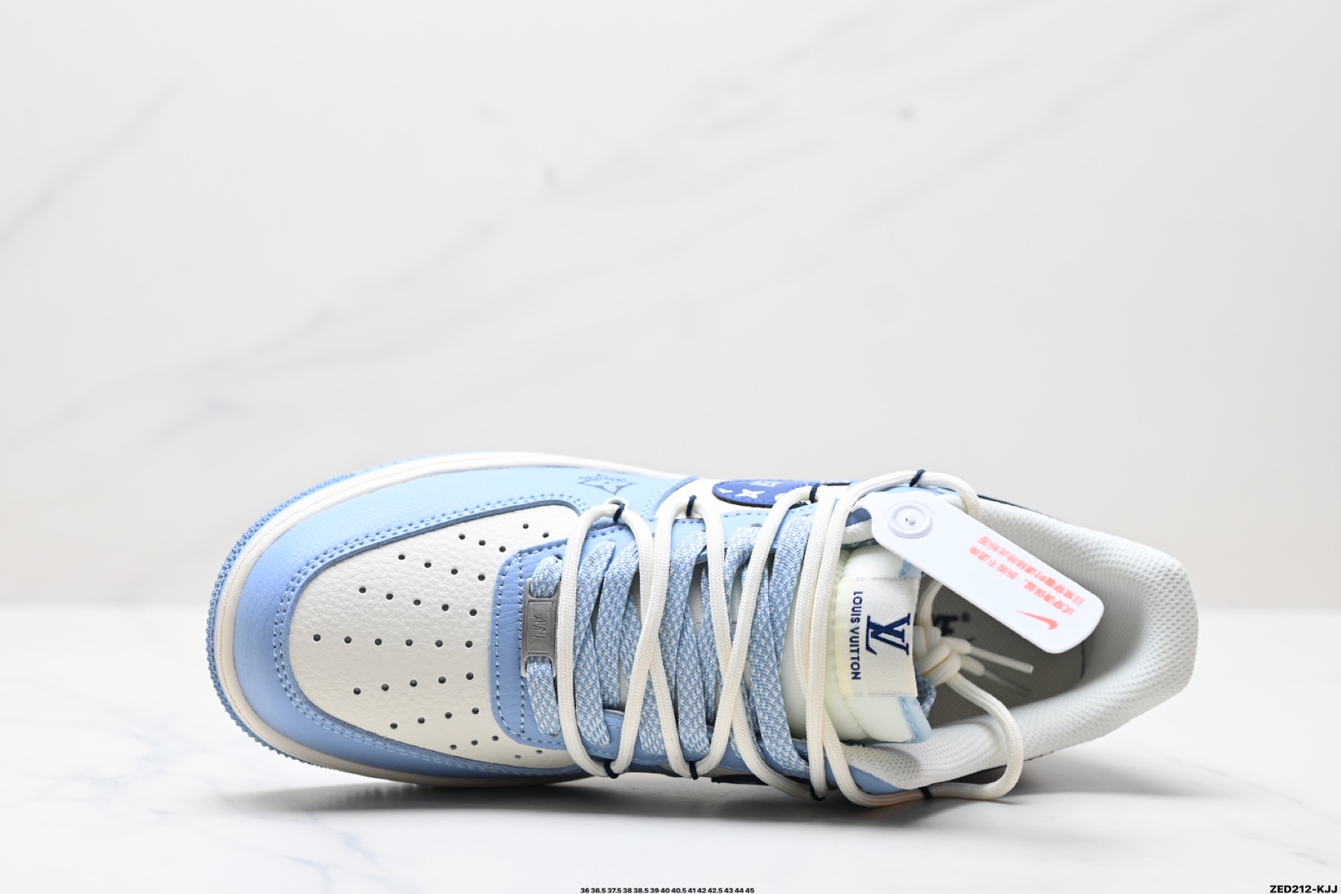 270 NIKE AIR FORCE 1‘07 LV8   DM6868-059