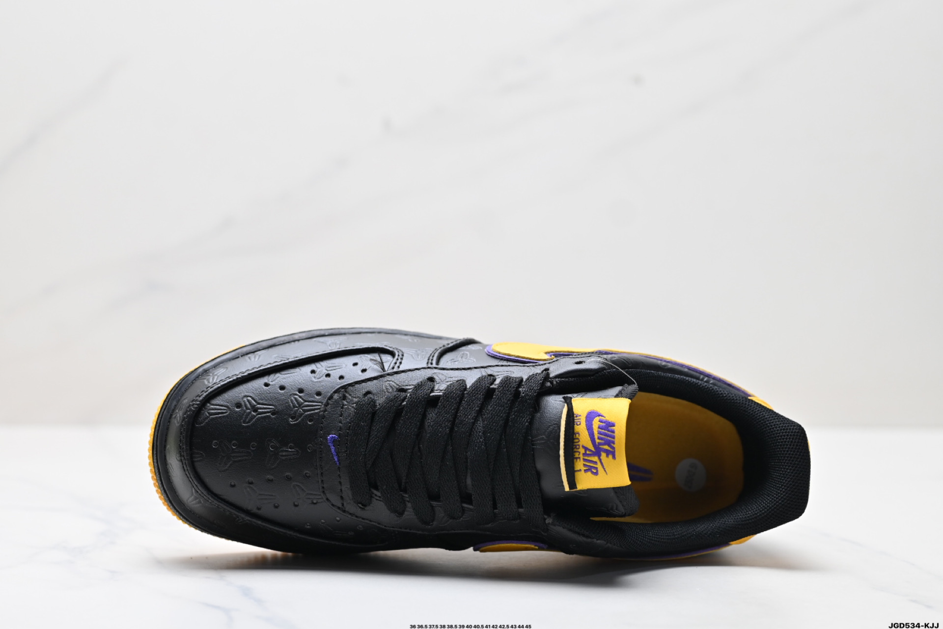 190 NIKE AIR FORCE 1‘07   HV5122-001