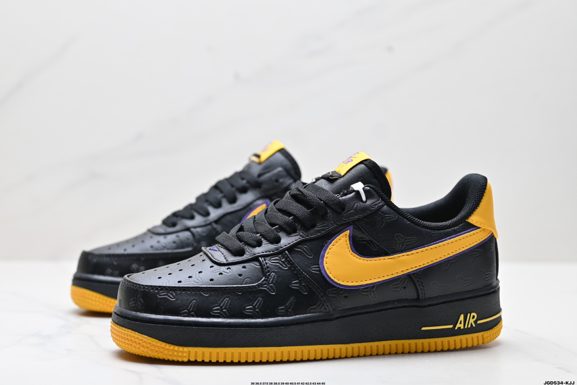 190 NIKE AIR FORCE 1‘07   HV5122-001