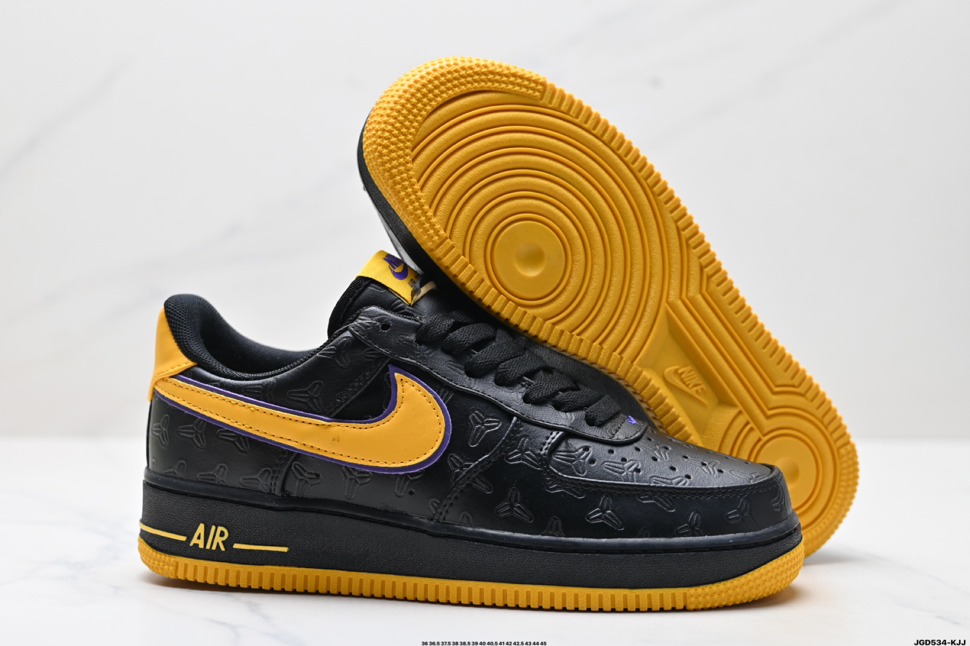190 NIKE AIR FORCE 1‘07   HV5122-001