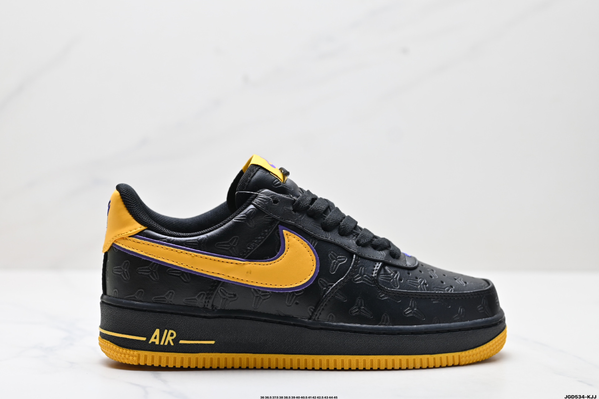190 NIKE AIR FORCE 1‘07   HV5122-001