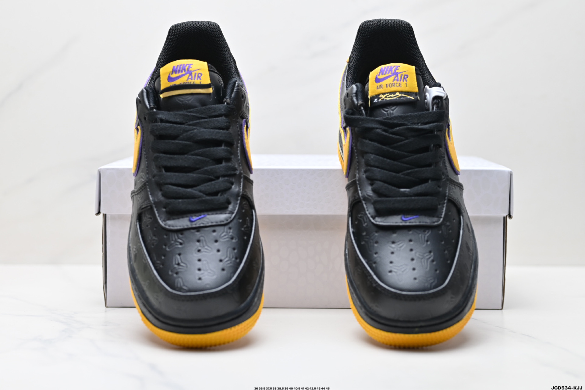 190 NIKE AIR FORCE 1‘07   HV5122-001