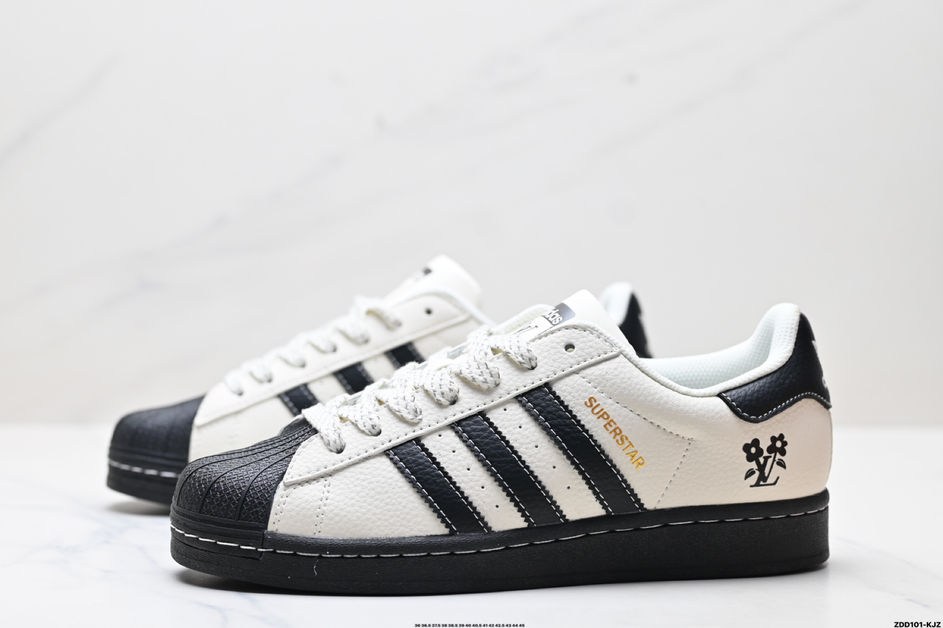 240 阿迪达斯Adidas三叶草 Originals Superstar贝壳头’DIY’系列低帮经典百搭休闲运动板鞋  HD2203