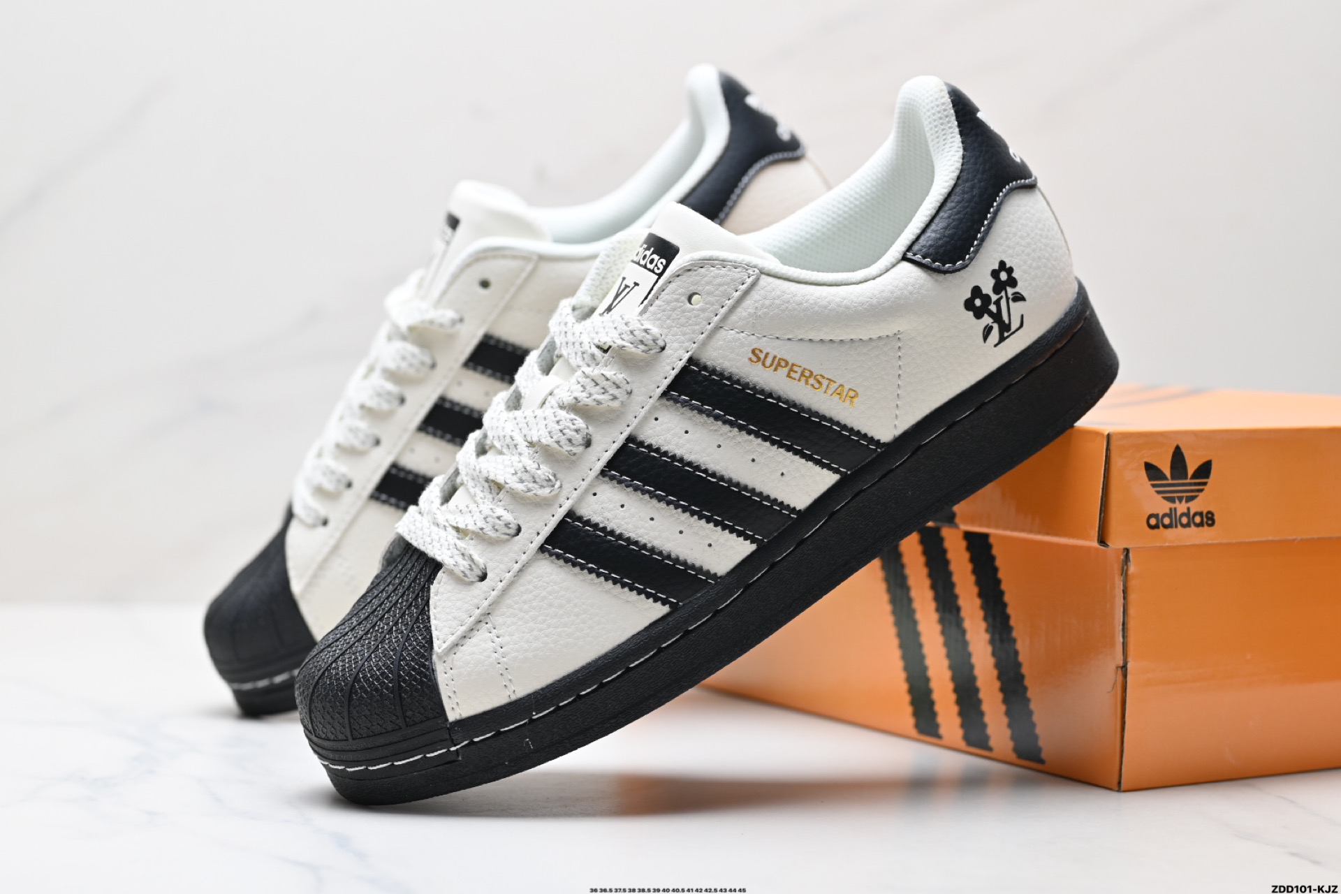 240 阿迪达斯Adidas三叶草 Originals Superstar贝壳头’DIY’系列低帮经典百搭休闲运动板鞋  HD2203