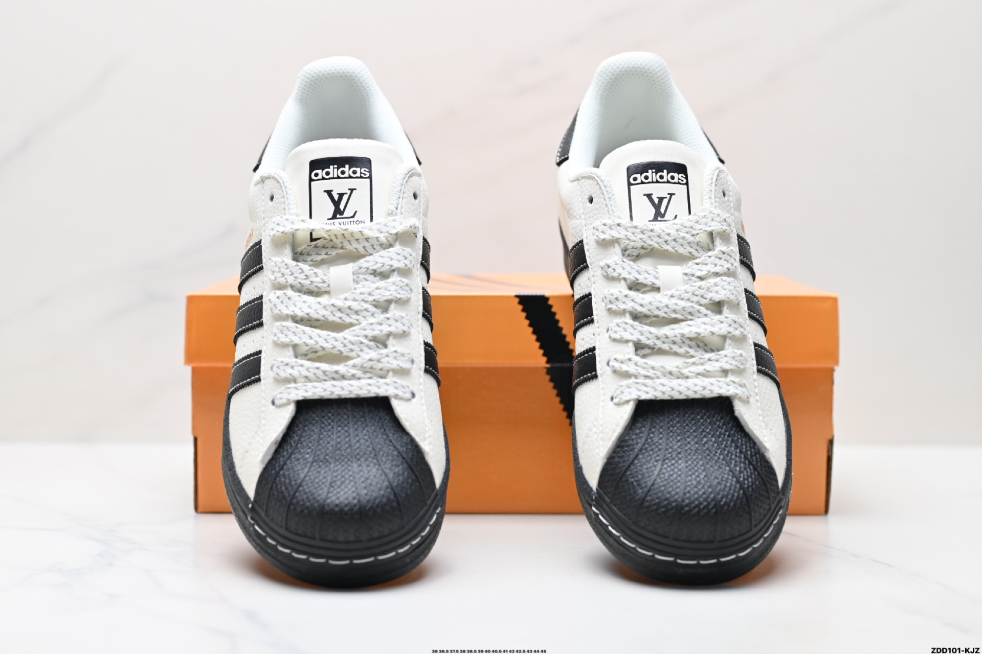240 阿迪达斯Adidas三叶草 Originals Superstar贝壳头’DIY’系列低帮经典百搭休闲运动板鞋  HD2203