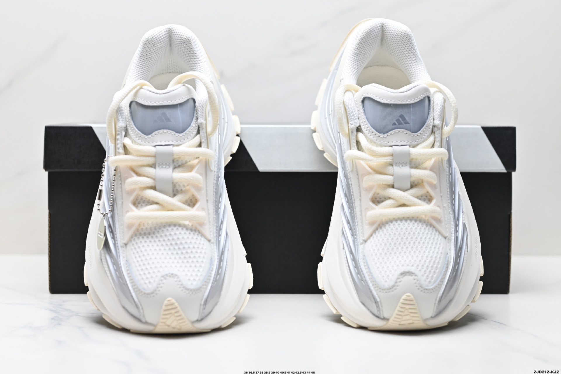 250 Adidas XLG MTW系列 舒适防滑透气 低帮 阿迪达斯 休闲跑步鞋  JR6390