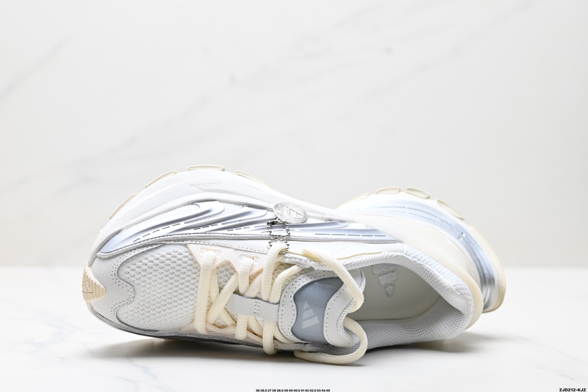 250 Adidas XLG MTW系列 舒适防滑透气 低帮 阿迪达斯 休闲跑步鞋  JR6390